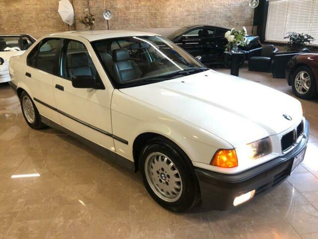 1992 BMW 3-Series 325i 4dr Sedan - photo 2
