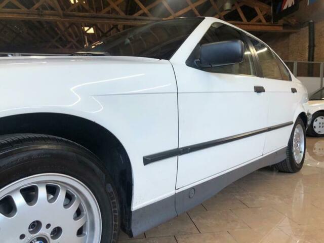 1992 BMW 3-Series 325i 4dr Sedan - photo 6