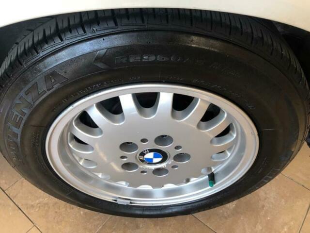 1992 BMW 3-Series 325i 4dr Sedan - photo 9