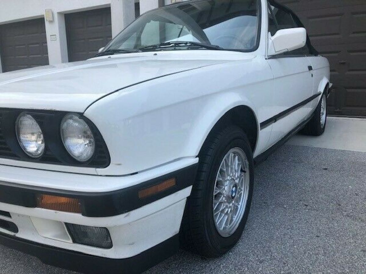1992 BMW 3-Series 325i Convertible - AUTOMATIC TRAN - - photo 2