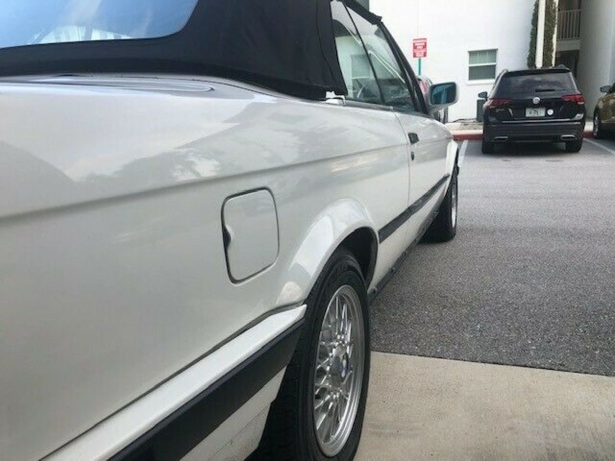 1992 BMW 3-Series 325i Convertible - AUTOMATIC TRAN - - photo 5