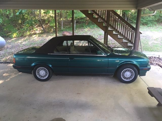 1992 BMW 325i Green with Black Trim 1992 BMW 3-Series Black