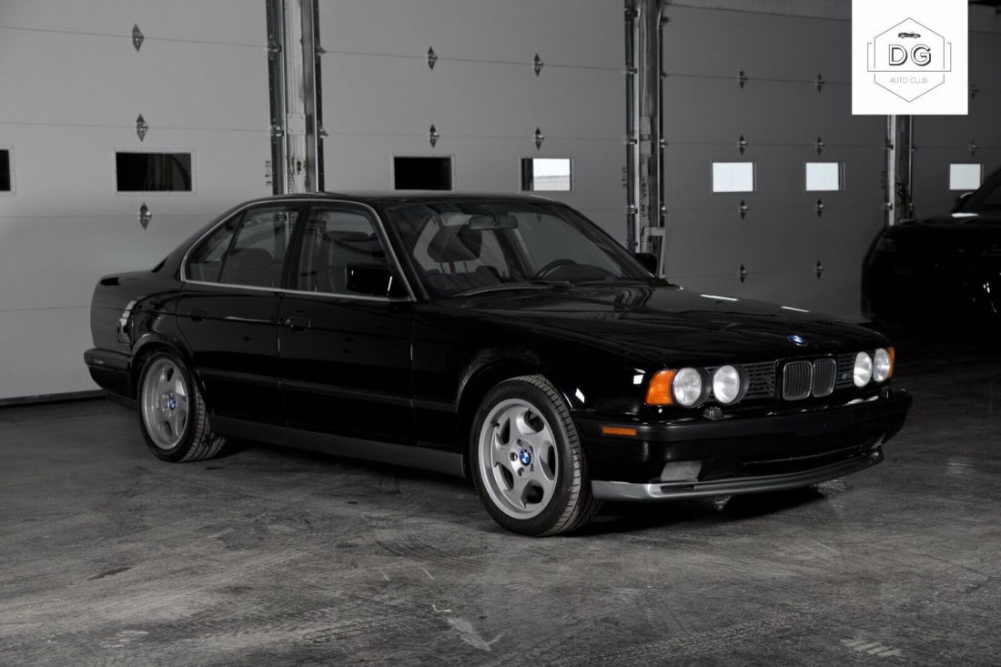 1992 BMW M5 (E34) // 5-Speed Manual // 109,284 miles 1992 BMW M5