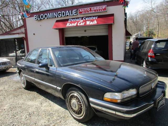 1992 Buick LeSabre Custom Blue Sedan V6 Cylinder Engine 3.8L/231 4-Speed A/T 1992 Buick LeSabre Custom