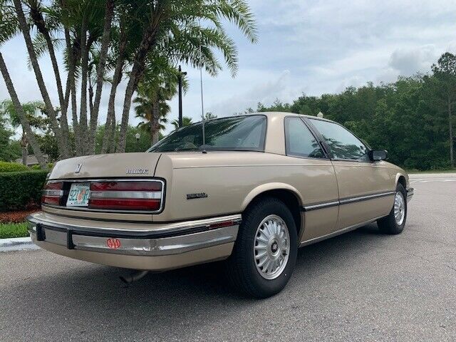 1992 Buick Regal Custom Coupe 2-Door - photo 9