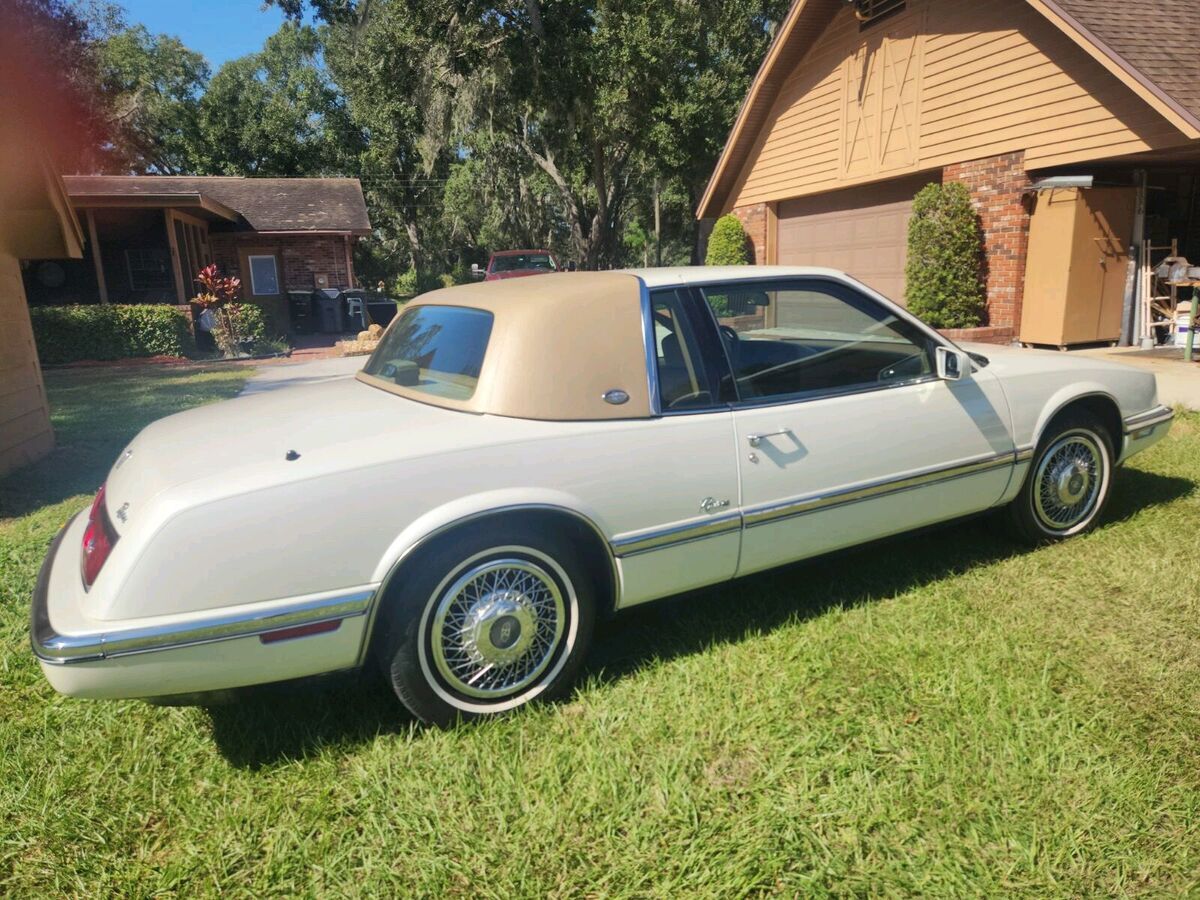 1992 Buick Riviera - photo 2