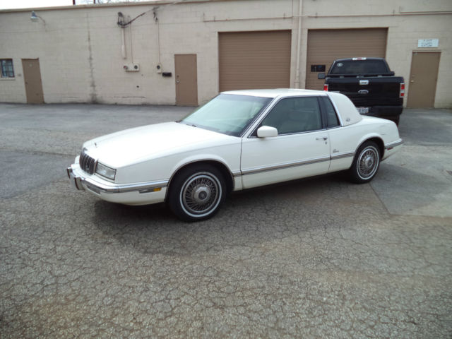 1992 Buick Riviera Luxury Coupe 2-Door