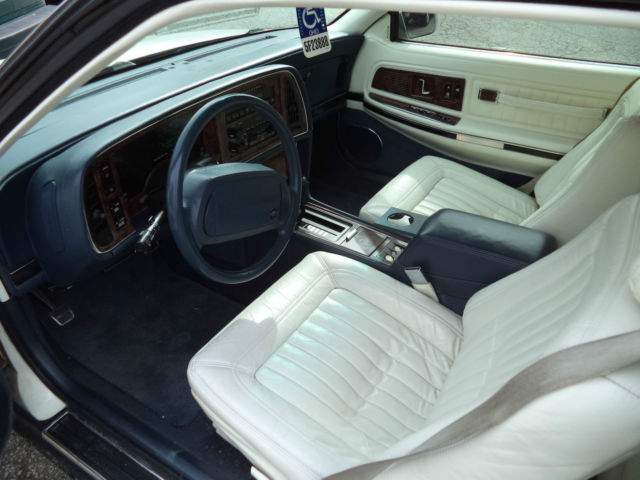 1992 Buick Riviera Luxury Coupe 2-Door - photo 10