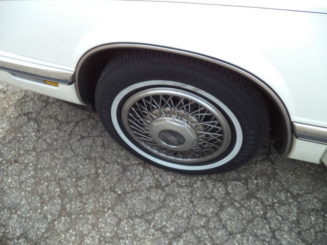 1992 Buick Riviera Luxury Coupe 2-Door - photo 11