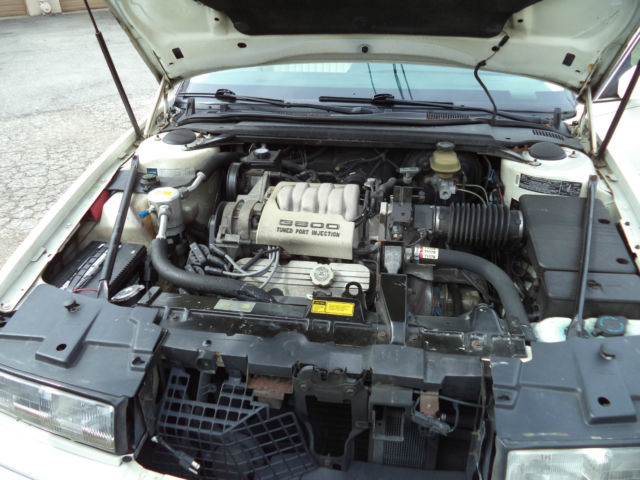 1992 Buick Riviera Luxury Coupe 2-Door - photo 12