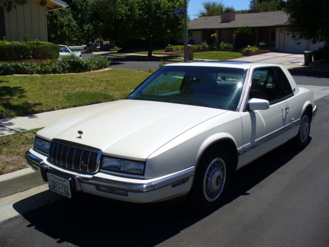 1992 Buick Riviera - photo 2