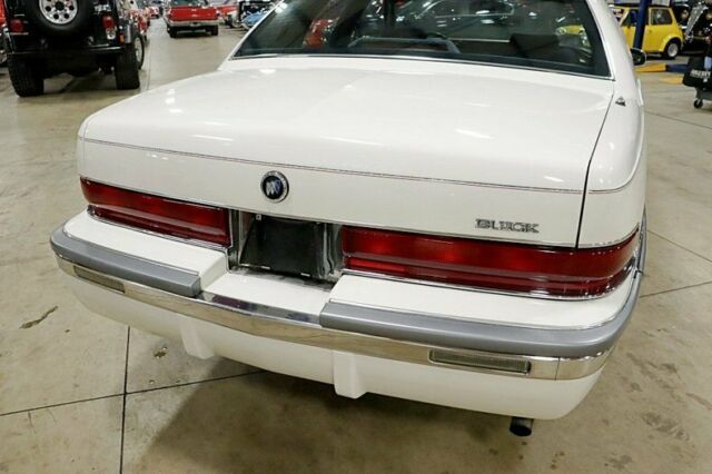 1992 Buick Roadmaster Limited - photo 11