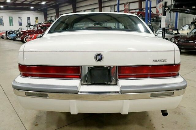 1992 Buick Roadmaster Limited - photo 4