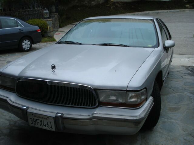 1992 Buick Roadmaster - photo 2