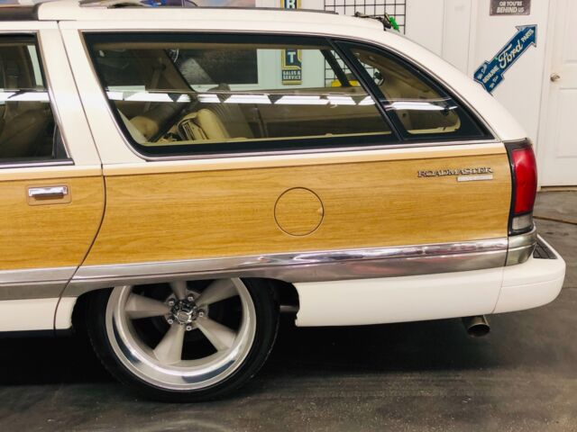 1992 Buick Roadmaster -ESTATE WAGON - FAMILY CRUISER - COLD A/C - LOW MI - photo 11