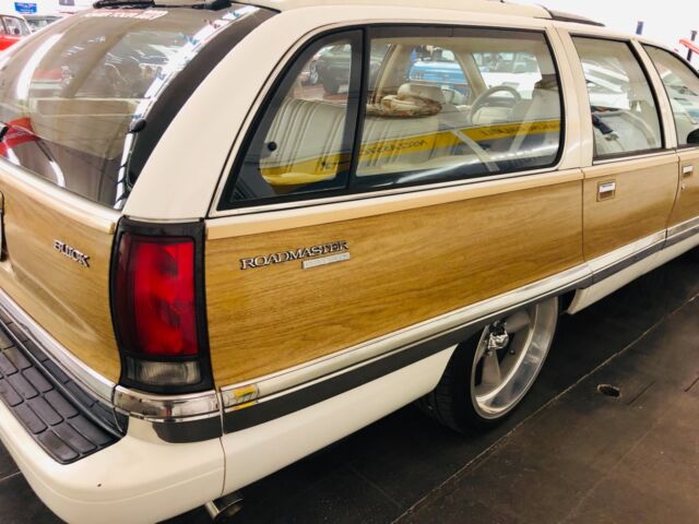 1992 Buick Roadmaster -ESTATE WAGON - FAMILY CRUISER - COLD A/C - LOW MI - photo 13