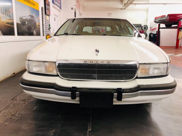 1992 Buick Roadmaster -ESTATE WAGON - FAMILY CRUISER - COLD A/C - LOW MI - photo 3