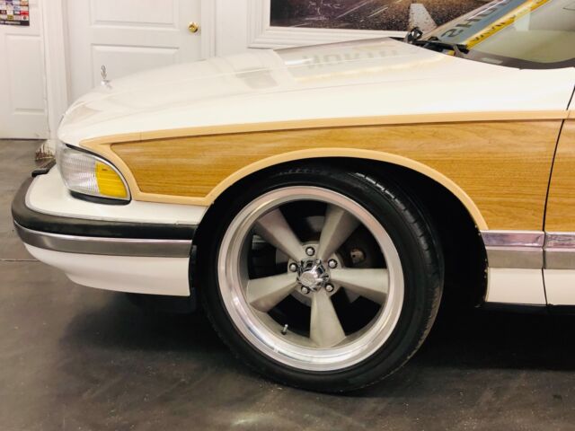 1992 Buick Roadmaster -ESTATE WAGON - FAMILY CRUISER - COLD A/C - LOW MI - photo 8