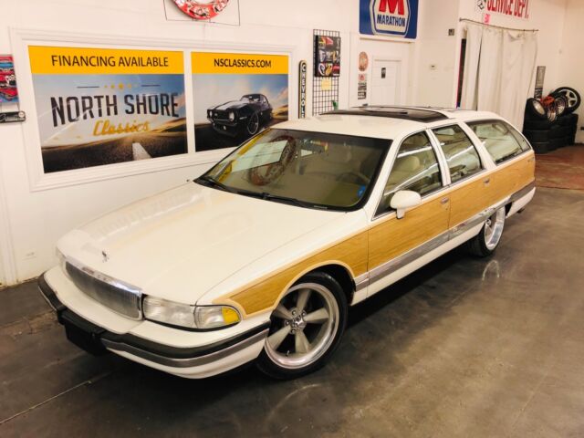1992 Buick Roadmaster, White with 87,551 Miles available now! 1992 Buick Roadmaster -ESTATE WAGON - FAMILY CRUISER - COLD A/C - LO