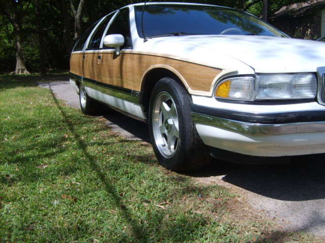 1992 Buick Roadmaster Estate Wagon Wagon 4-Door - photo 2
