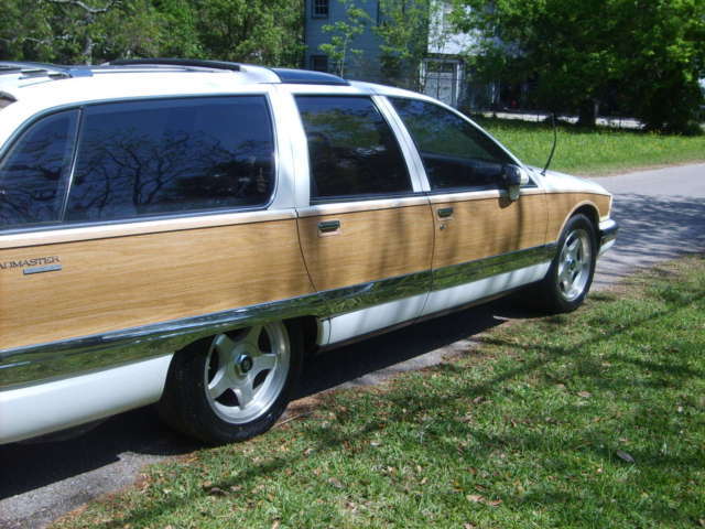 1992 Buick Roadmaster Estate Wagon Wagon 4-Door - photo 4