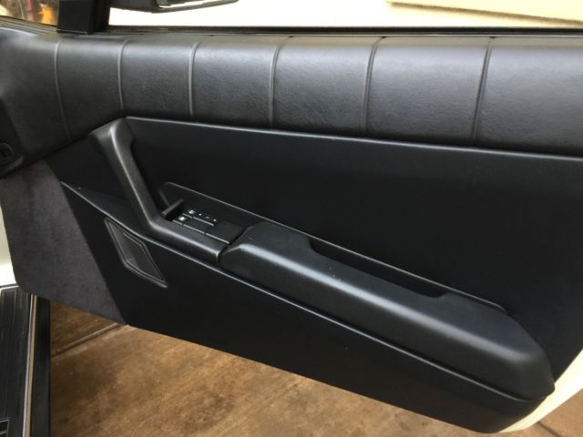 1992 Cadillac Allante CONVERTIBLE - photo 8