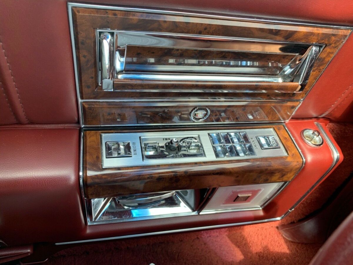 1992 Cadillac Brougham - photo 2