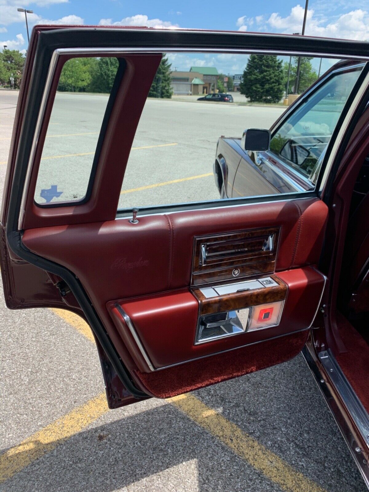 1992 Cadillac Brougham - photo 9