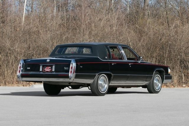 1992 Cadillac Brougham Base Sedan 4-Door - photo 8