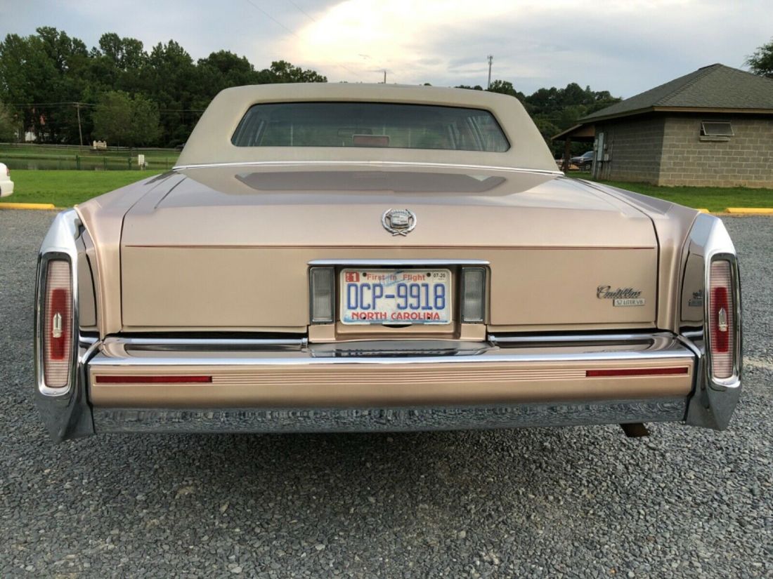 1992 Cadillac Brougham - photo 8