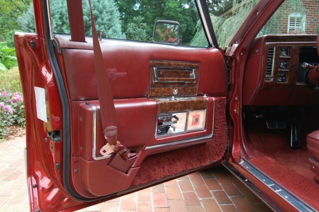 1992 Cadillac Brougham d'Elegance - photo 9