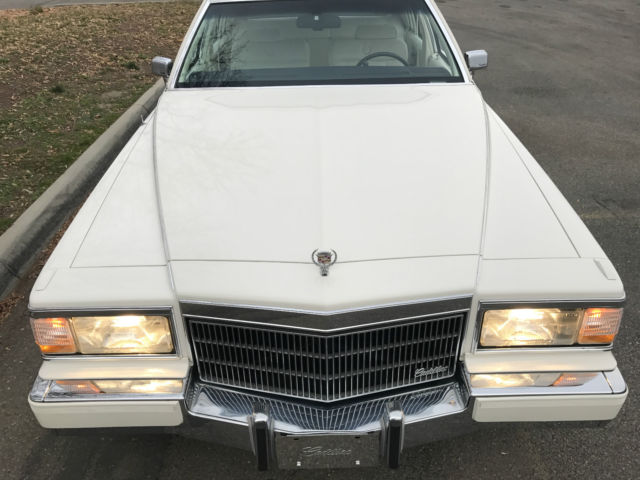 1992 Cadillac Brougham d'Elegance Sedan 4-Door - photo 12