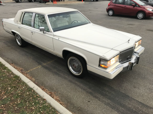 1992 Cadillac Brougham d'Elegance Sedan 4-Door - photo 13