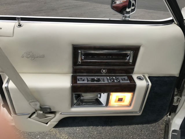 1992 Cadillac Brougham d'Elegance Sedan 4-Door - photo 4
