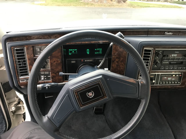 1992 Cadillac Brougham d'Elegance Sedan 4-Door - photo 7