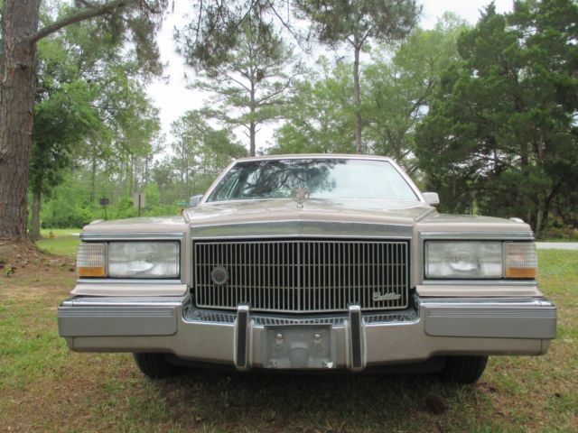1992 Cadillac Brougham - photo 2
