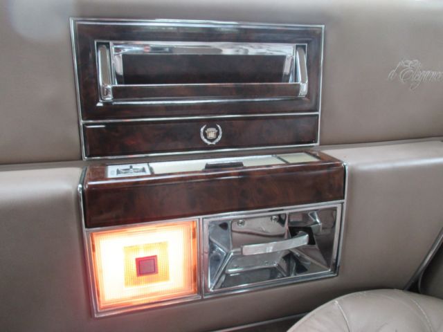 1992 Cadillac Brougham - photo 9