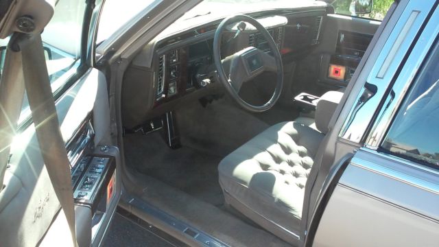 1992 Cadillac Brougham - photo 10