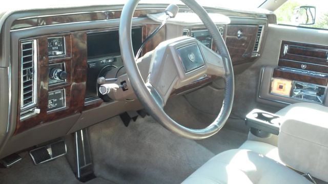 1992 Cadillac Brougham - photo 11