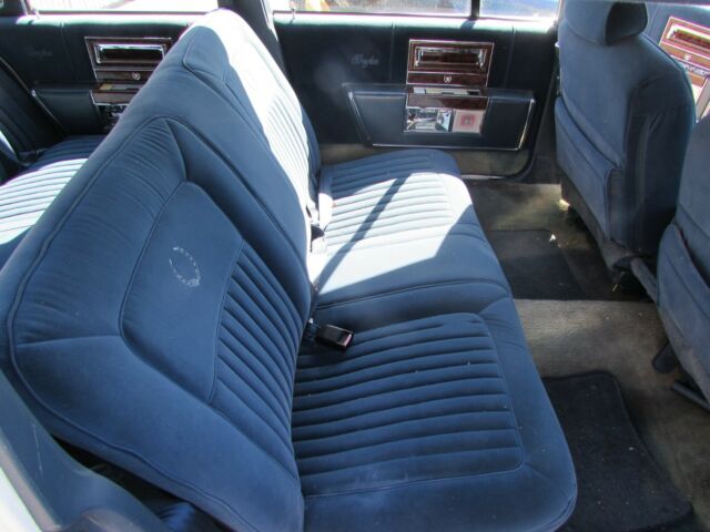 1992 Cadillac Brougham - photo 4