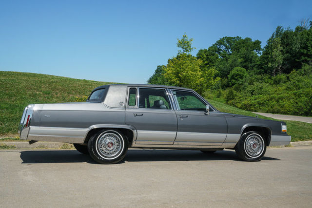 1992 Cadillac Brougham Sedan - photo 10