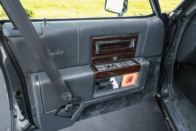 1992 Cadillac Brougham Sedan - photo 13