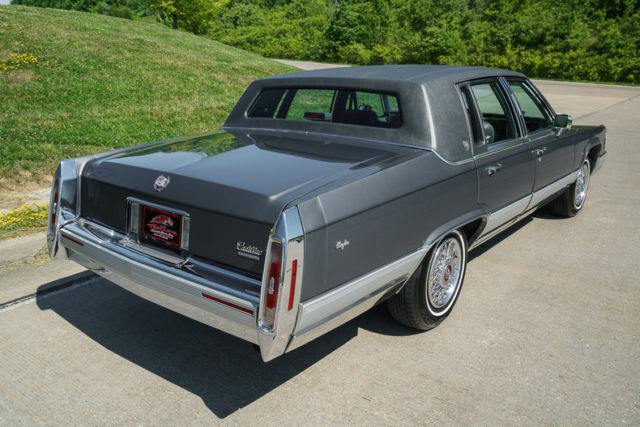 1992 Cadillac Brougham Sedan - photo 8