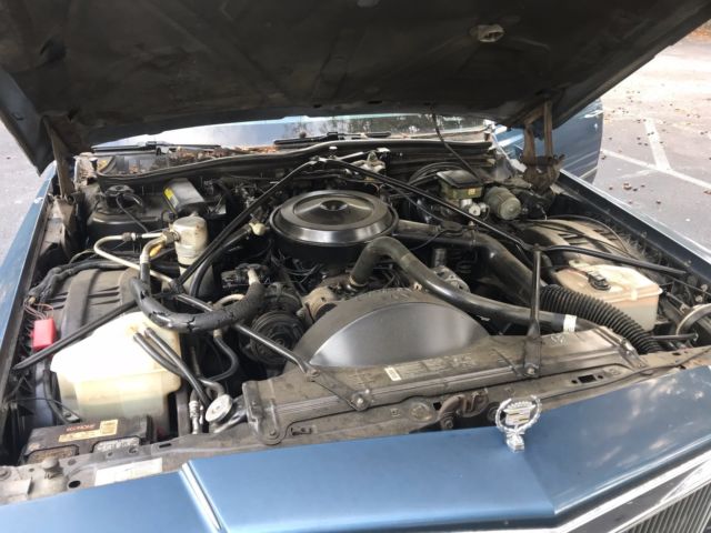 1992 Cadillac Brougham Base - photo 3