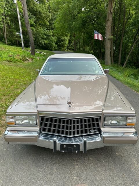 1992 Cadillac Brougham Sedan Brown RWD Automatic 1992 Cadillac Brougham