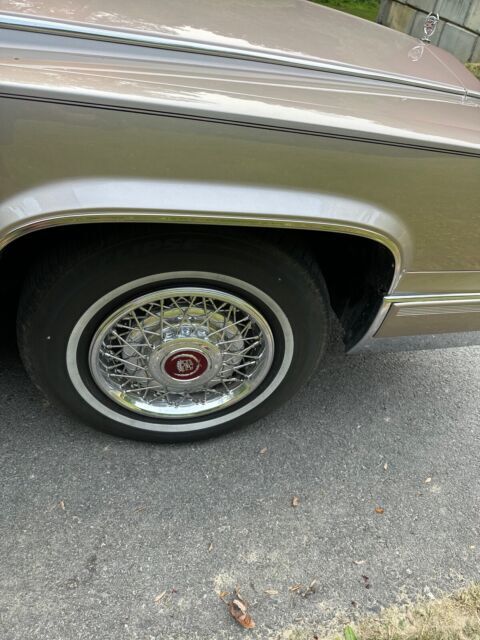 1992 Cadillac Brougham - photo 11