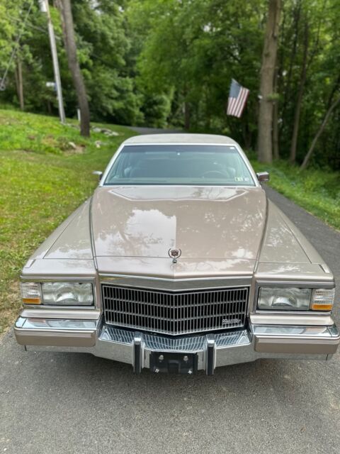 1992 Cadillac Brougham - photo 2
