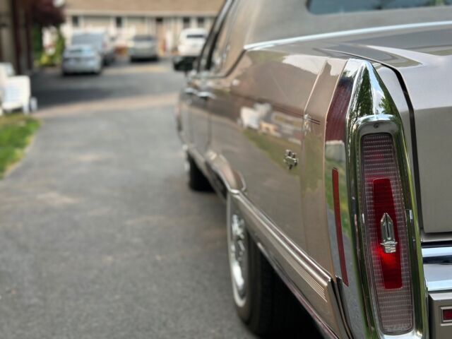 1992 Cadillac Brougham - photo 4
