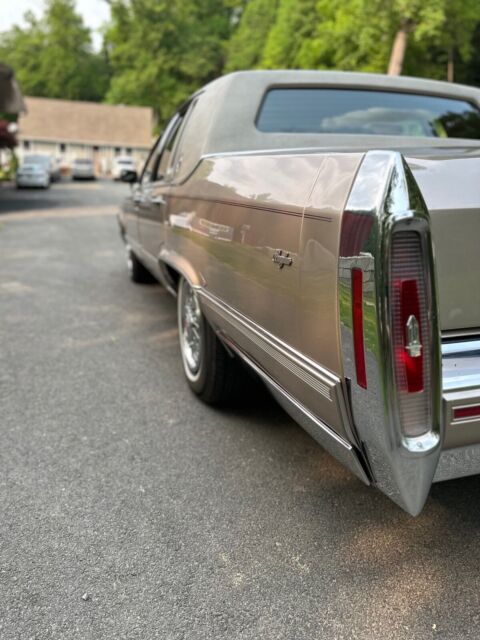 1992 Cadillac Brougham - photo 6