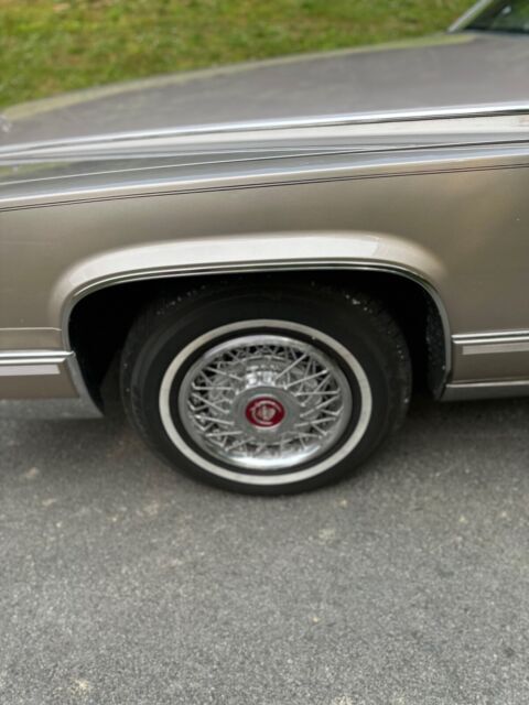 1992 Cadillac Brougham - photo 8